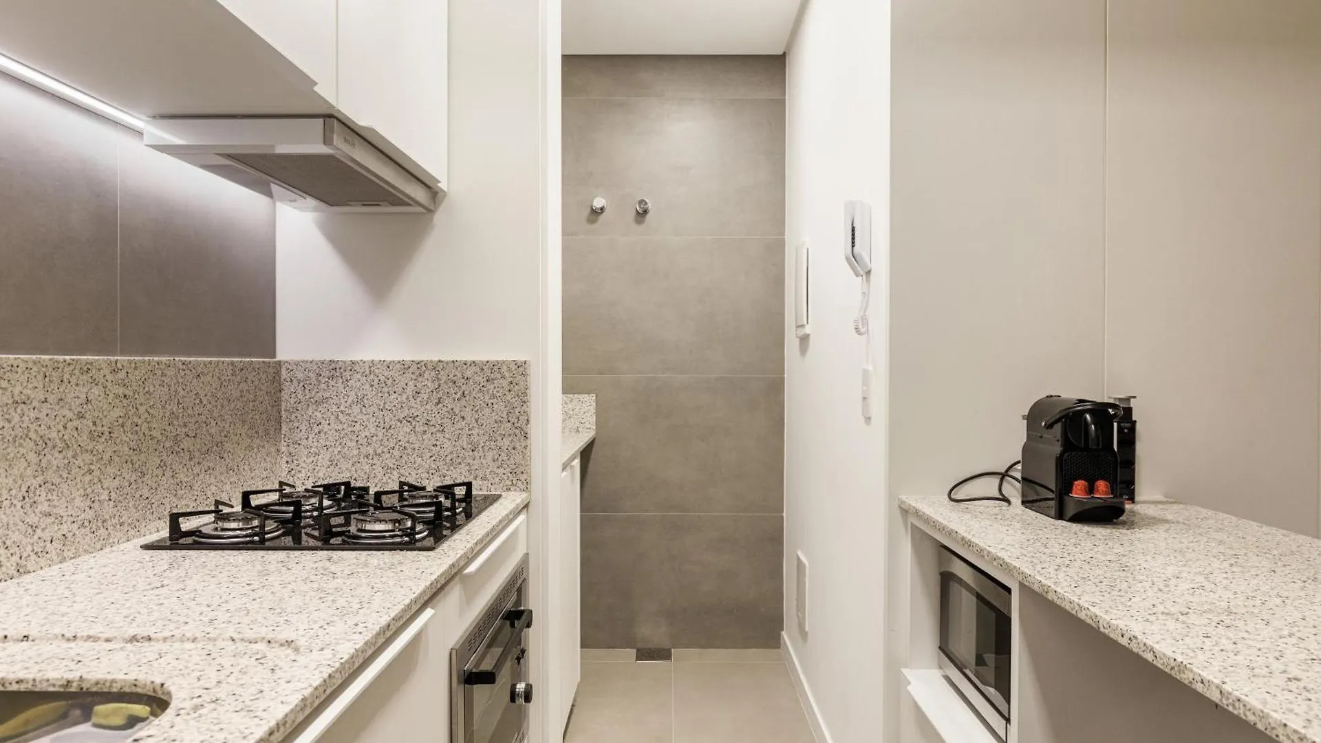Ap localização Central, prédio c piscina, lavanderia Florianópolis Apartamento